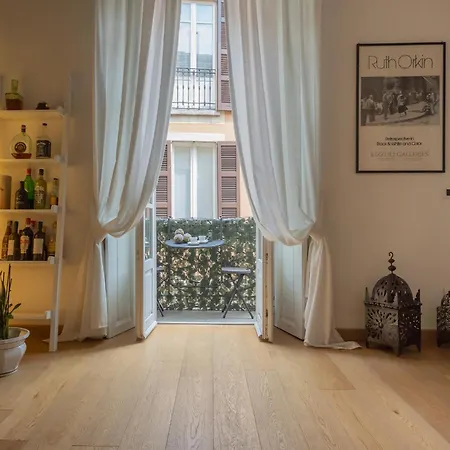 Wine Not In Centre By Rent Como