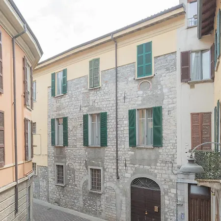 Wine Not Centre By Rent コモ