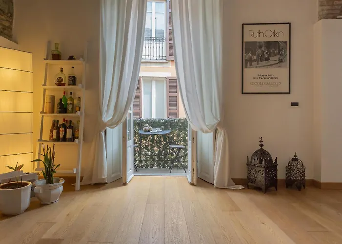 Wine Not In Centre By Rent Como