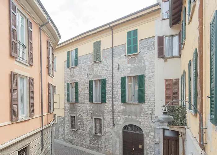 Wine Not In Centre By Rent Como